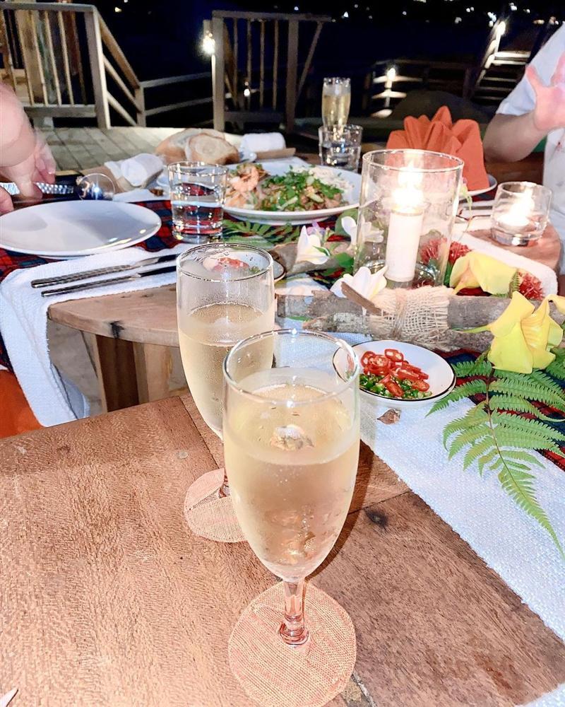 Bảo Thy và đại gia Hà Tĩnh kỷ niệm 1 năm cưới bằng chuyến đi cực sang chảnh-13