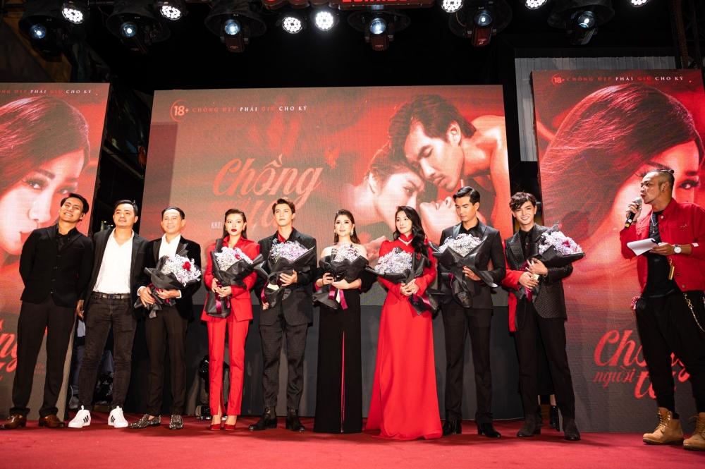 Ngọc Trinh và Ngọc Lan nổi bật giữa dàn khách mời đỏ đen vì mặc sai dresscode-1