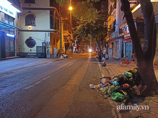 Hà Nội: Phố Yên Phụ ngập rác cả tuần, người dân sống trong ác mộng-3