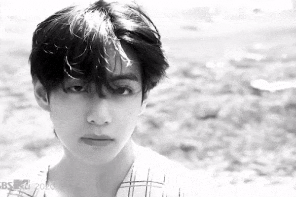 Mối liên kết bí ẩn giữa Life Goes On và loạt hit trước của BTS-13