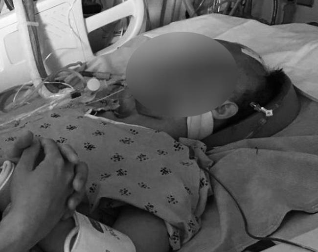 Thấy tiếng động lạ trong phòng mẹ già, con gái chết đứng chứng kiến cảnh hãi hùng-1