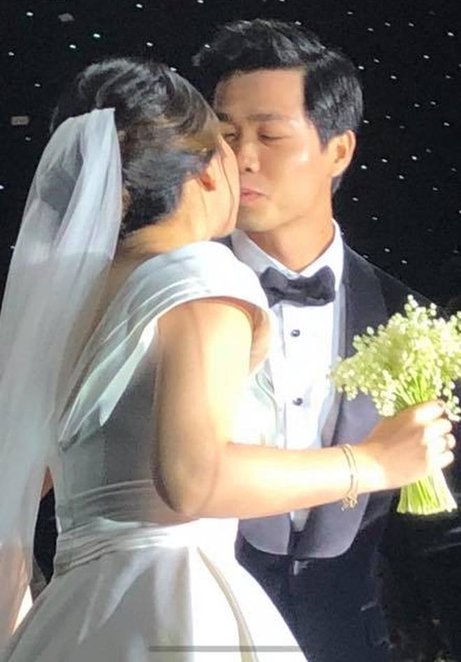 Lạc Công Phượng, Viên Minh cuống cuồng đi tìm như sợ anh xã bị bắt cóc-4