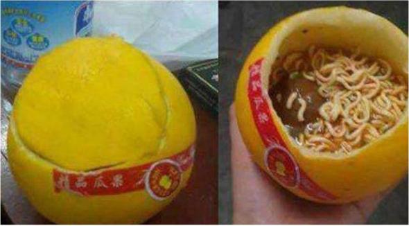 Muôn kiểu ăn mì tôm của các thánh lầy khiến ai cũng phải cười ra nước mắt-14