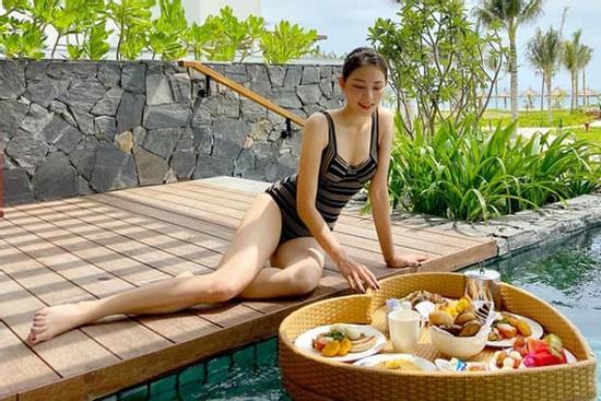 Sắp làm con dâu nhà hào môn, hot girl Linh Rin ngày càng kín đáo khi diện đồ bơi