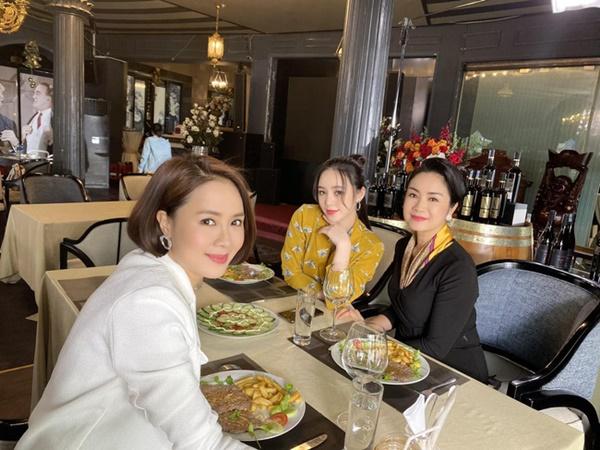 Nhan sắc trẻ mãi không già của người đẹp vào vai mẹ Hồng Diễm và Quỳnh Kool-1