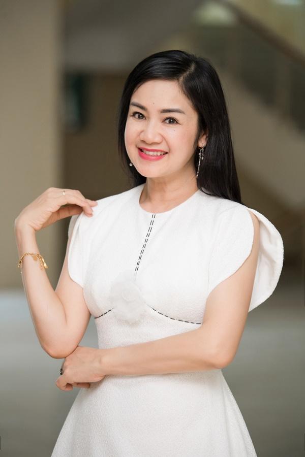 Nhan sắc trẻ mãi không già của người đẹp vào vai mẹ Hồng Diễm và Quỳnh Kool-6