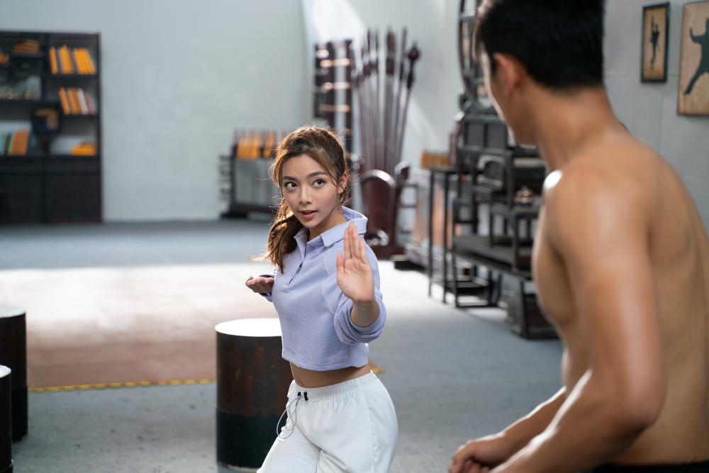 Không làm đả nữ, con gái Chưởng môn Vịnh Xuân khiến 2 chàng trai phải tranh giành-1