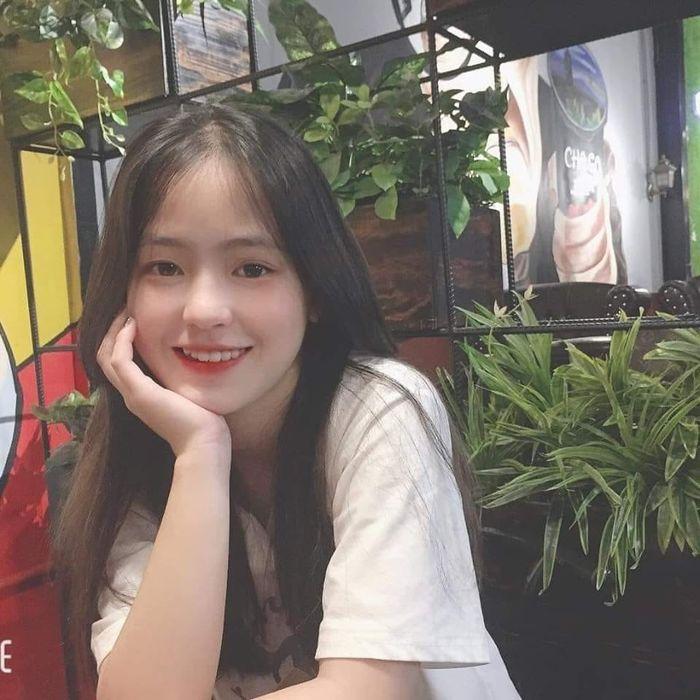 Ngoại hình đổi khác của bé gái bán lê ở Hà Giang nổi tiếng khắp MXH 2 năm trước-5