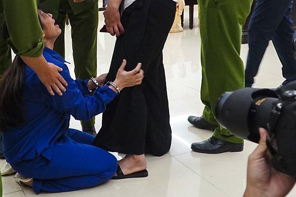 TP HCM: Bé gái 3 tuổi bị đánh xuất huyết não, dập lá lách, nghi do mẹ đẻ bạo hành-2