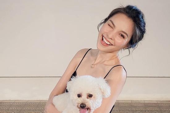 Hiền Thục khoe ảnh 39 tuổi mà trẻ như thiếu nữ