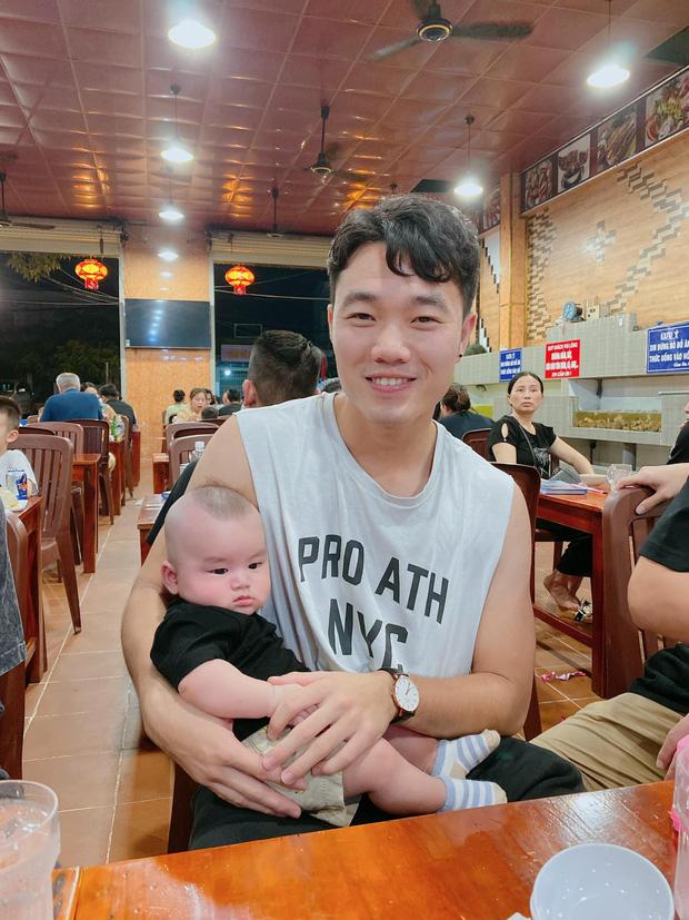 Xuất hiện hotkid ở đám cưới Công Phượng, loạt cầu thủ nổi tiếng tranh nhau bế bồng-3