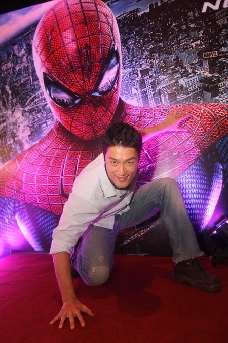 Johnny Trí Nguyễn từng bắt ekip mua đồ lót mới chịu đóng thế vai Spiderman-5