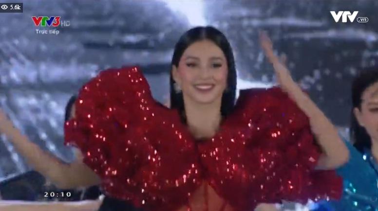 Top 35 chào sân cùng đương kim hoa hậu Trần Tiểu Vy-2