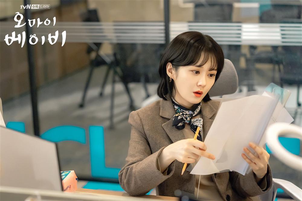 3 chiêu diện blazer giúp nâng cấp vẻ sành điệu được lăng xê ác liệt nhất trong phim Hàn-2