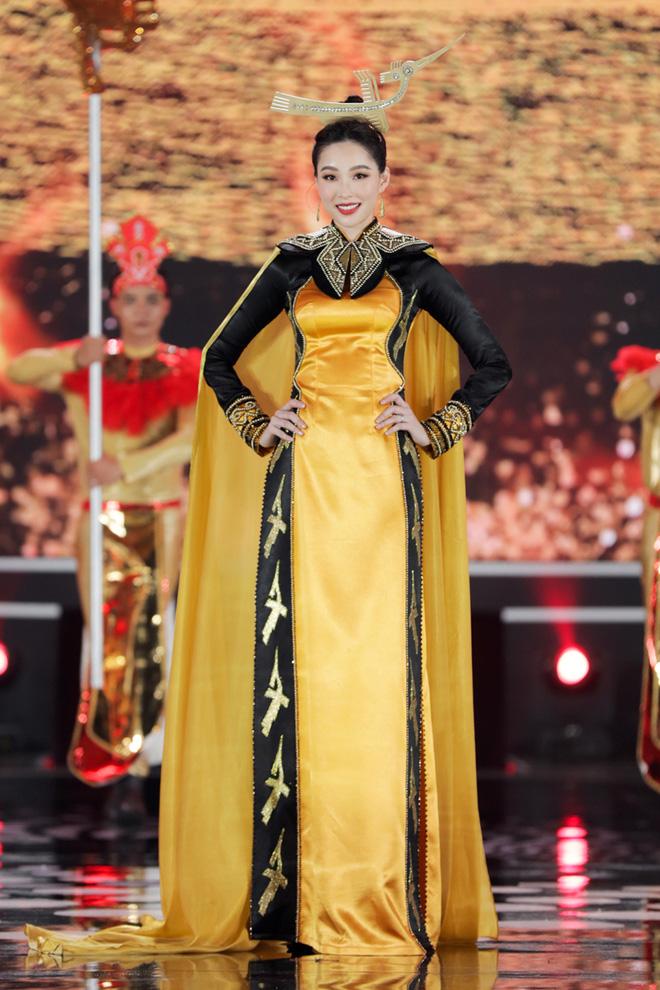 Mẹ hai con Đặng Thu Thảo catwalk so kè cùng đàn em ở chung kết Hoa Hậu Việt Nam-3