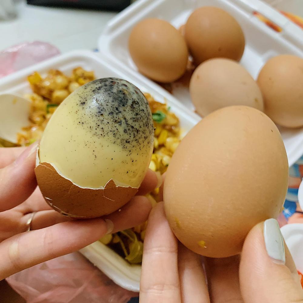 Món ngô xào tép có gì hấp dẫn mà khiến chàng trai phải chạy theo xe đồ ăn mua bằng được-5