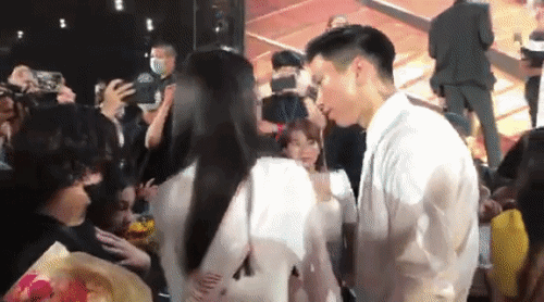 Clip: Biểu cảm khó ở của Đoàn Văn Hậu khi bị hỏi chuyện tình cảm với Doãn Hải My-3