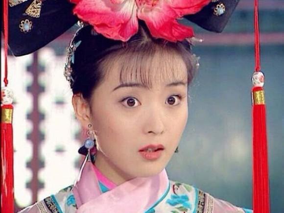 Kinh ngạc nhan sắc của Tình Nhi cách cách Vương Diễm tuổi 46, trông như a hoàn trên phim trường-4