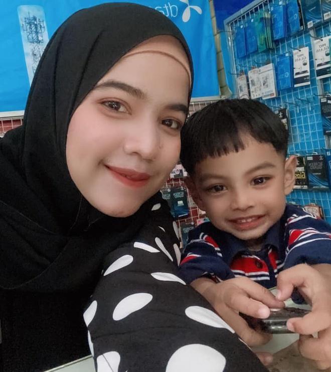 Cậu bé Thái Lan được khen đẹp từ lúc chào đời giờ ra sao?-7