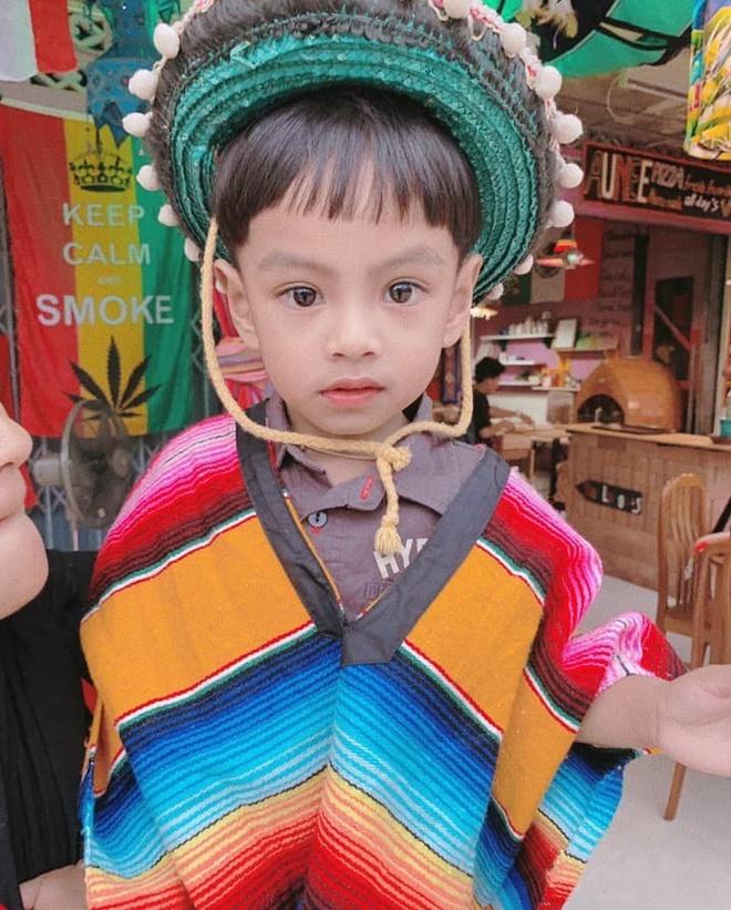 Cậu bé Thái Lan được khen đẹp từ lúc chào đời giờ ra sao?-8