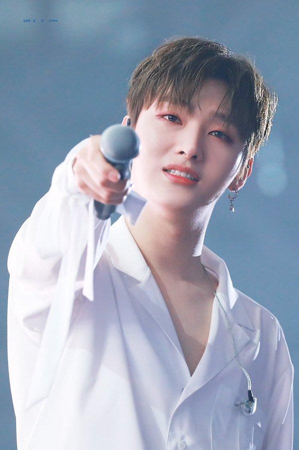 Yoon Ji Sung chuẩn bị xuất ngũ vào 13/12 tới đây. Do dịch bệnh Covid-19 nên trưởng nhóm Wanna One không phải quay lại doanh trại và sẽ được xuất ngũ sớm hơn so với dự kiến.