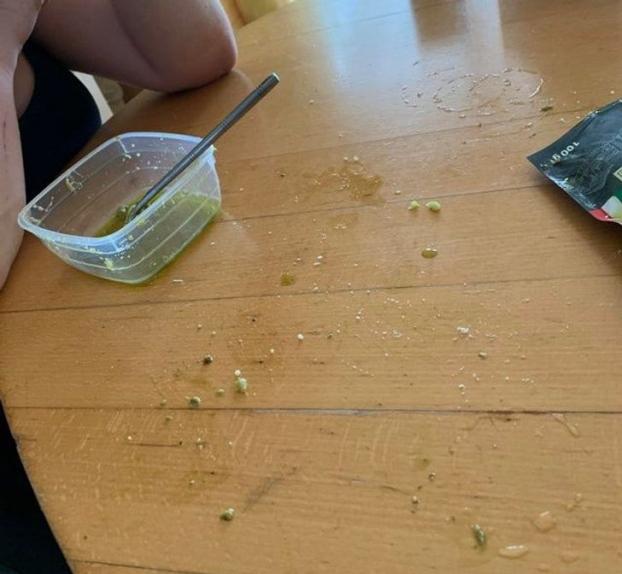 Những thói quen ăn uống kì dị gây ức chế, nhìn chỉ muốn khẩu nghiệp-5