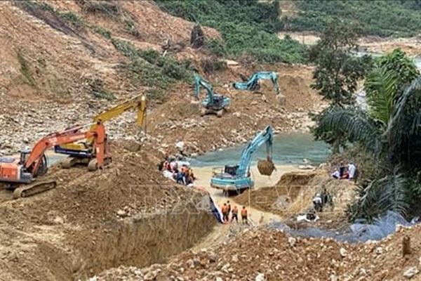 Thi thể thứ 6 được tìm thấy ở Rào Trăng 3 sau 40 ngày bị vùi lấp-4