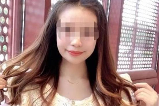 Cô dâu bị giết trước hôn lễ, mẹ ruột biết tin đến hiện trường nhưng bị cảnh sát ngăn cản