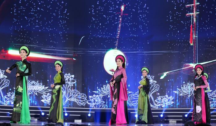 Áo dài trong chung kết Hoa hậu Việt Nam 2020 bị tố đạo nhái ý tưởng-1