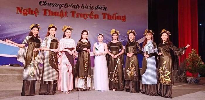 Áo dài trong chung kết Hoa hậu Việt Nam 2020 bị tố đạo nhái ý tưởng-9