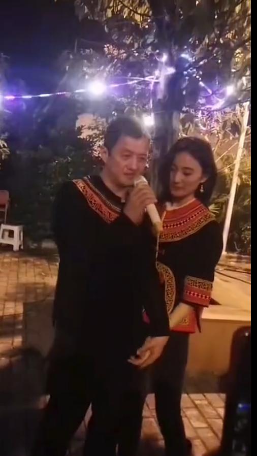 Lý Á Bằng tình tứ bên mỹ nhân kém 19 tuổi, nhan sắc có vượt mặt Vương Phi?-3