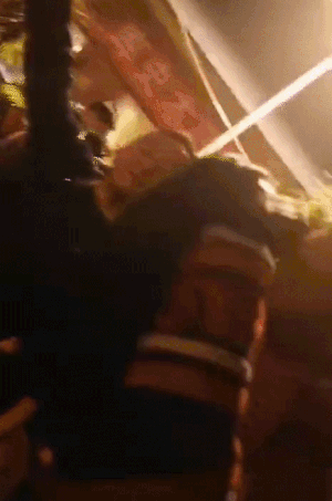 Lý Á Bằng tình tứ bên mỹ nhân kém 19 tuổi, nhan sắc có vượt mặt Vương Phi?-1