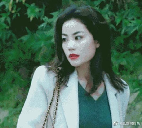Nhan sắc cực phẩm của Vương Phi ở tuổi 24, bảo sao Tạ Đình Phong không mê mẩn cho được-9