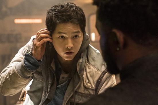 Phim 500 tỷ của Song Joong Ki bị 'phá sản', netizen mỉa mai hết thời, không bằng một góc Song Hye Kyo