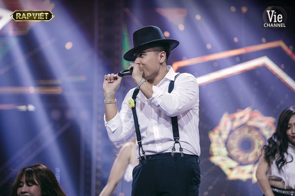 Trong khi anh em Rap Việt mải miết chạy show, Á quân GDucky đã ra liền tù tì 2 bài hát-3