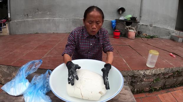 Bà Tân Vlog mất bao công đeo găng tay, cuối cùng lại bị phá bĩnh bởi những nhân vật này-2