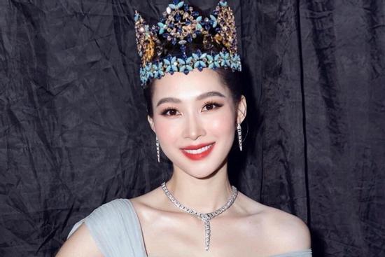 Đặng Thu Thảo gây ngỡ ngàng khi đội thử vương miện Hoa hậu Thế giới