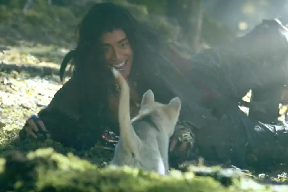 Nhặt sạn phim hot của Lý Thấm và Tiêu Chiến: máu như hạt kỳ tử, màu da diễn viên được so với tone kem nền-7