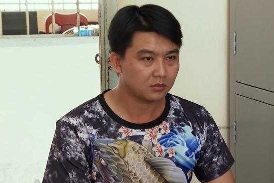 Vì sao người chồng bị khởi tố tội giết người khi giải cứu vợ?