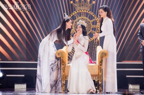 Tiểu Vy viết tâm thư gửi tân hoa hậu Đỗ Thị Hà: Sắc đẹp, trí tuệ của em sẽ làm vương miện lung linh hơn-1