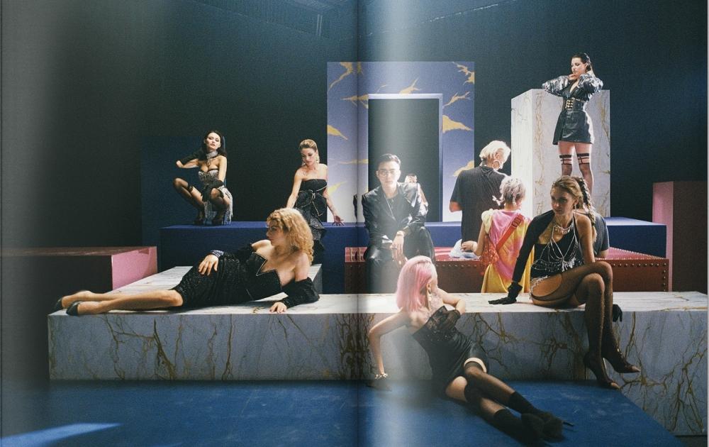 Bóc loạt đồ hiệu sang-xịn-mịn cộp mác bad boy của Soobin trong MV mới-1