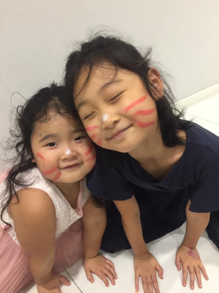 Hoa hậu Hương Giang mỗi ngày phải giải quyết 80 vụ kiện cáo-2