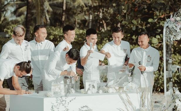 Tiết lộ giá phong bì dàn cầu thủ mừng cưới Công Phượng - Viên Minh-1