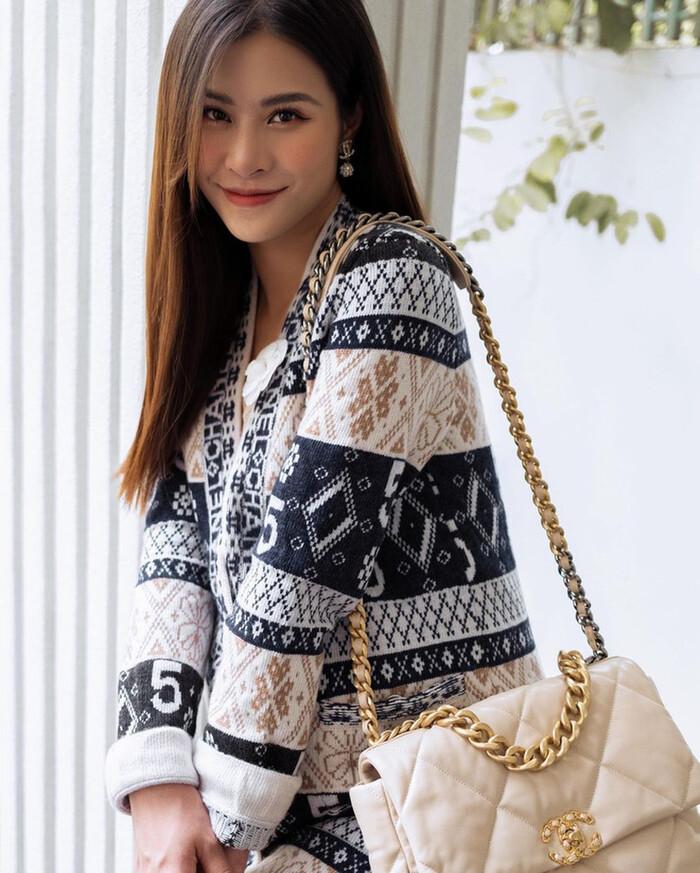 Nhan sắc mẹ bỉm Đông Nhi 1 tháng sau sinh gây bất ngờ-1