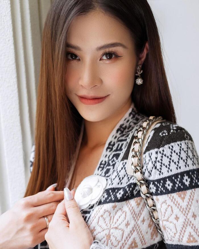 Nhan sắc mẹ bỉm Đông Nhi 1 tháng sau sinh gây bất ngờ-2