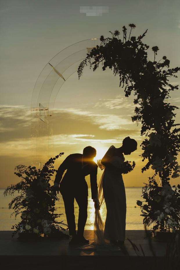 Thêm hành động hơn vạn lời nói Công Phượng dành cho Viên Minh tại hôn lễ ở Phú Quốc-2