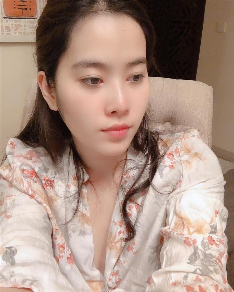 Nam Em đeo nhẫn ngón áp út, xác nhận ngày giờ đã định-3