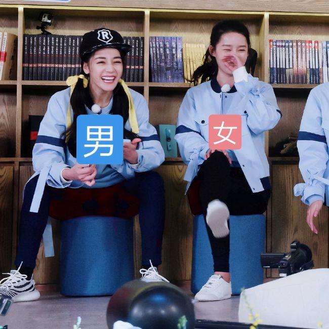 Địch Lệ Nhiệt Ba được khen ông xã quốc dân nhờ ga lăng với các người đẹp-9