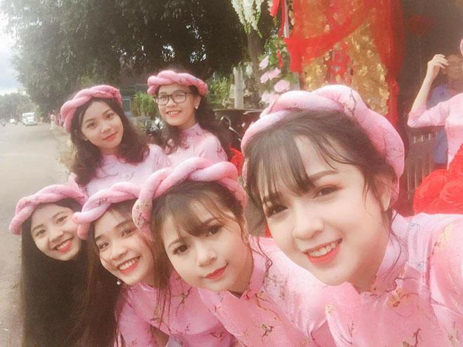 Dàn phù dâu đại náo mạng xã hội vì toàn gái xinh lấn át cả cô dâu-7