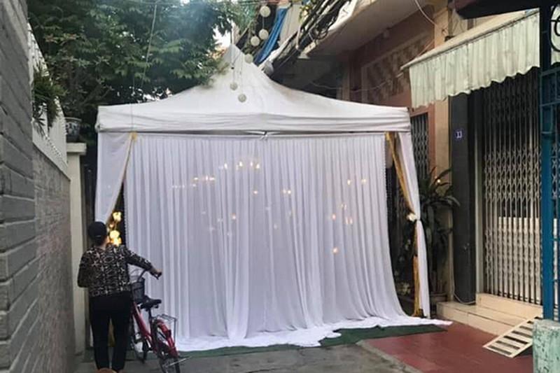 Màn tung hoa cưới nguy hiểm, cô dâu nhận rổ gạch đá-9